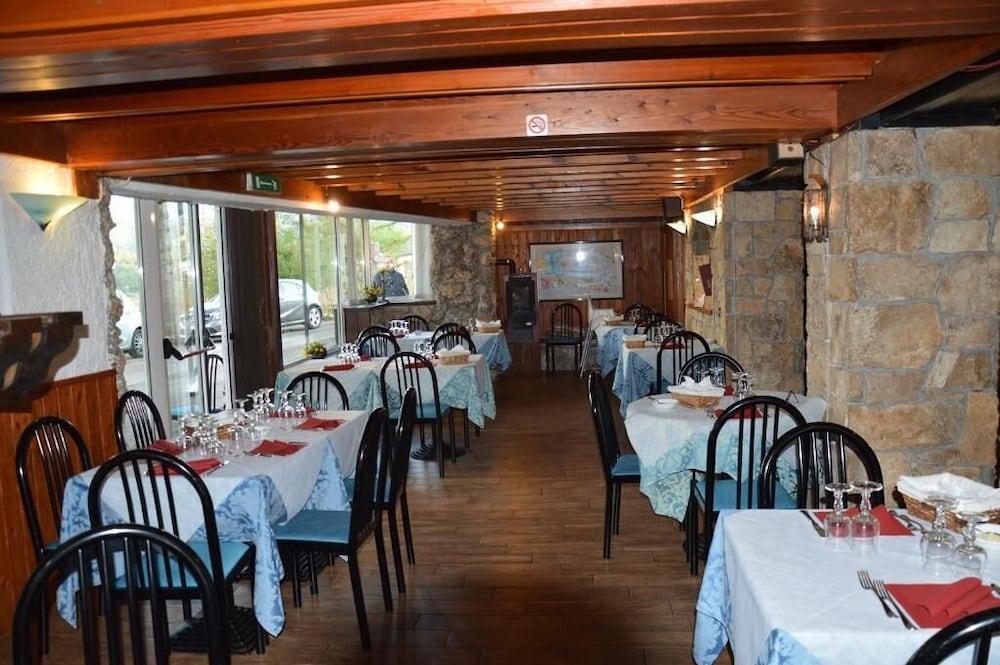 פסקאסרולי Hotel Orso Bianco מראה חיצוני תמונה