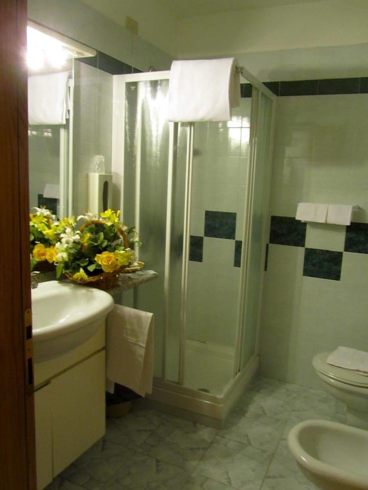 פסקאסרולי Hotel Orso Bianco מראה חיצוני תמונה
