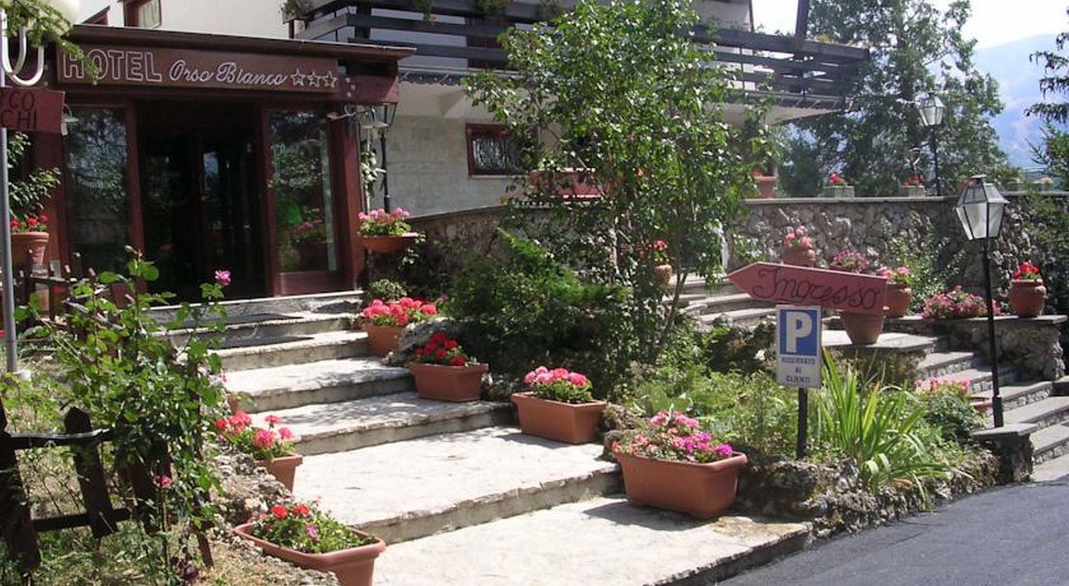פסקאסרולי Hotel Orso Bianco מראה חיצוני תמונה