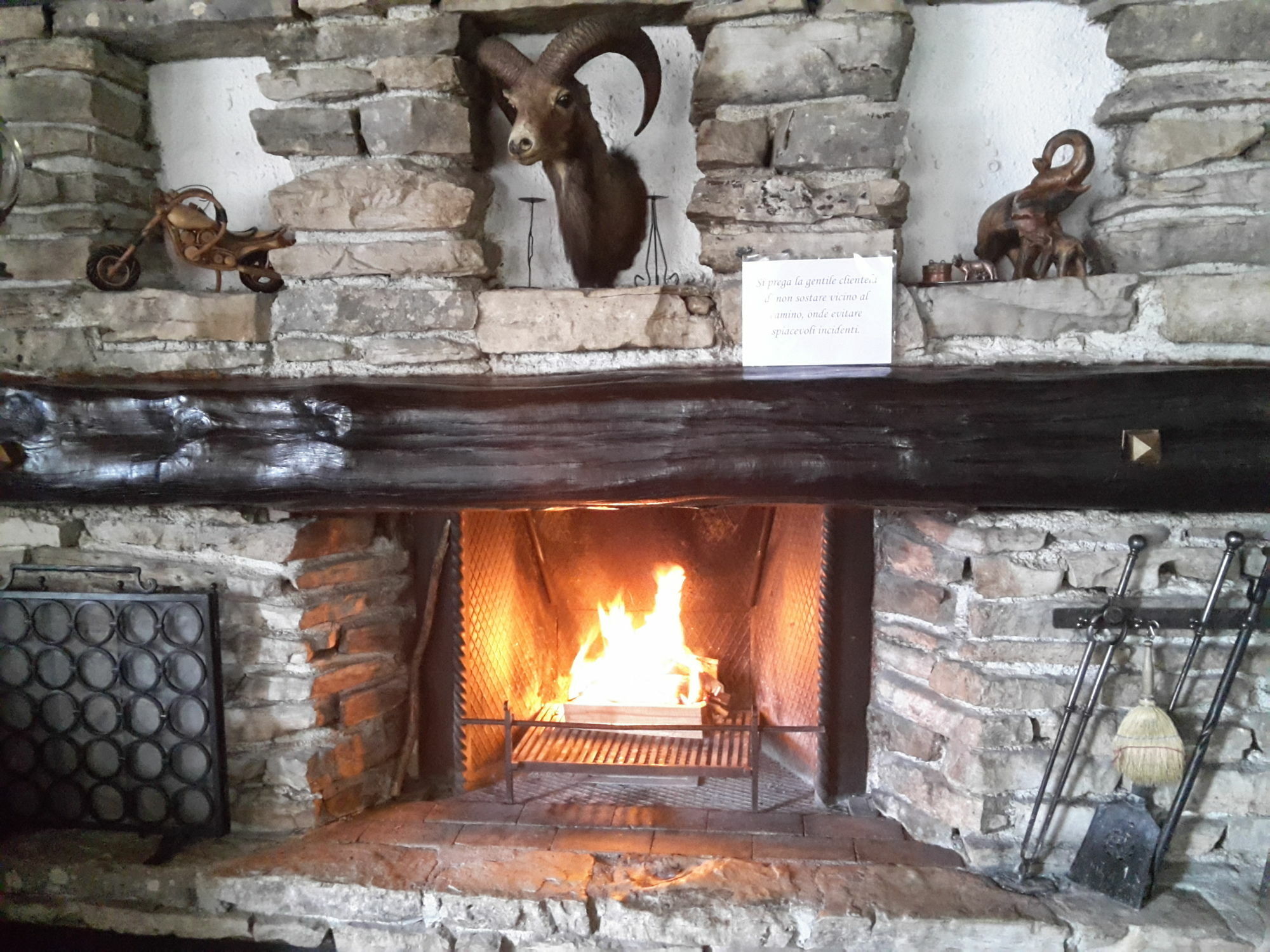 פסקאסרולי Hotel Orso Bianco מראה חיצוני תמונה