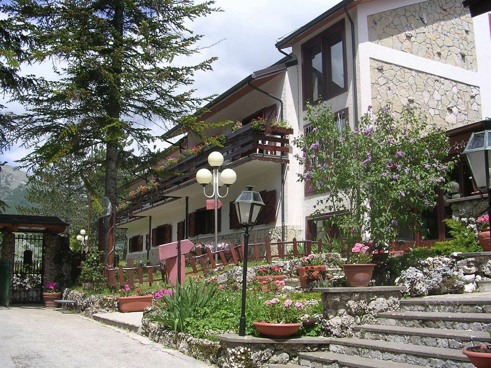 פסקאסרולי Hotel Orso Bianco מראה חיצוני תמונה